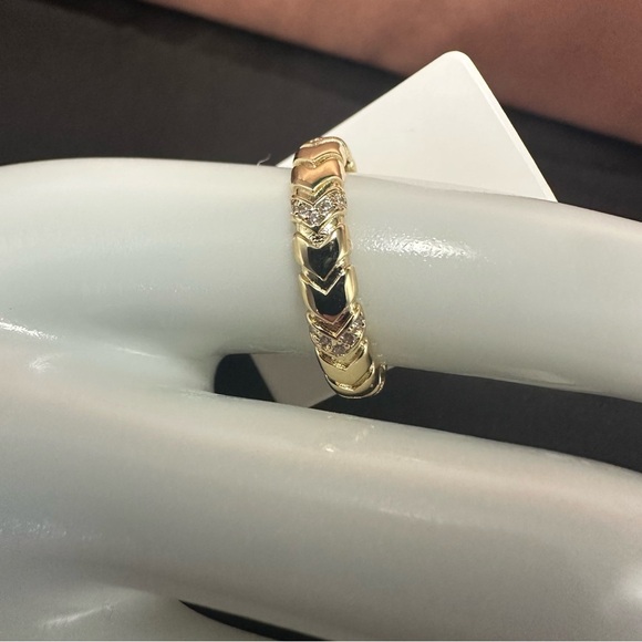 14k gold Chevron Style Gold CZ Stacking Ring - Picture 4 of 10